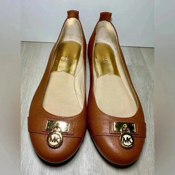 Michael Kors Shoes - MICHAEL Michael Kors Hamilton Brown Leather Gold Medallion Ballet Flats Sz 8